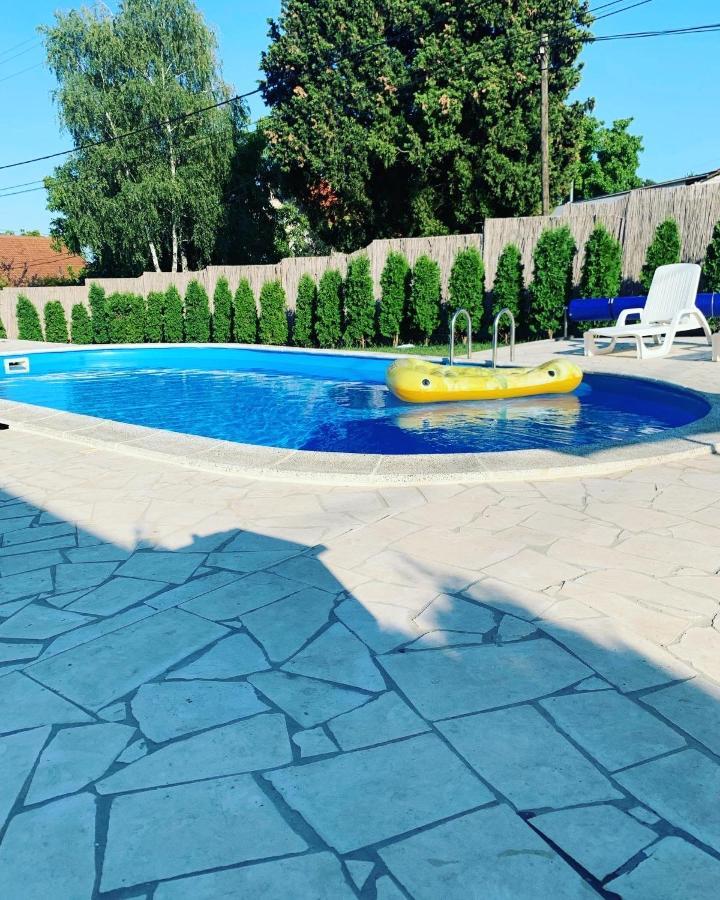 Вилла Mika'S Poolhouse Белград Экстерьер фото